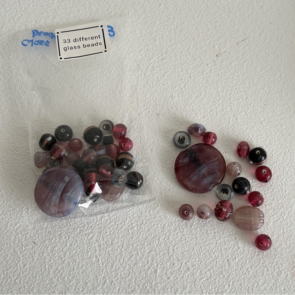33 Glass Beads Set